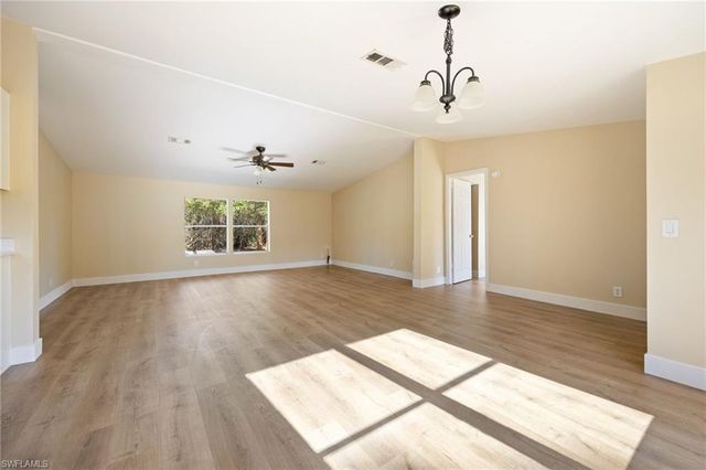 250 Trader RD, Labelle, FL 33935