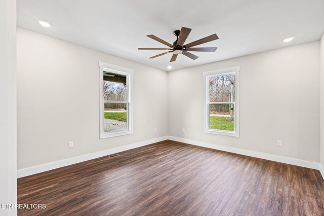 1174 Hargis Rd, Grimsley, TN 38565