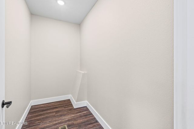 1174 Hargis Rd, Grimsley, TN 38565