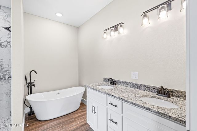 1174 Hargis Rd, Grimsley, TN 38565