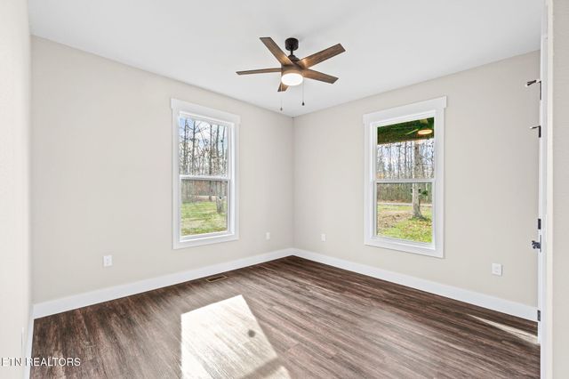 1174 Hargis Rd, Grimsley, TN 38565