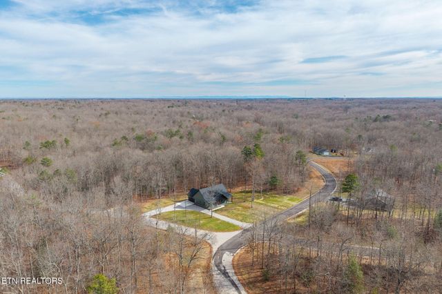 1174 Hargis Rd, Grimsley, TN 38565