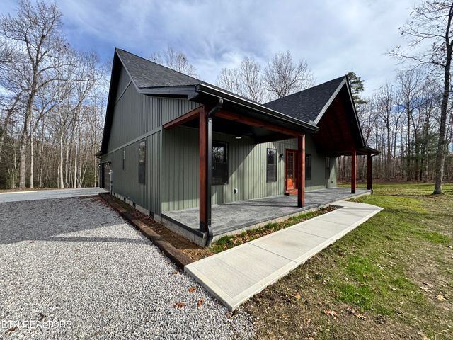 1174 Hargis Rd, Grimsley, TN 38565