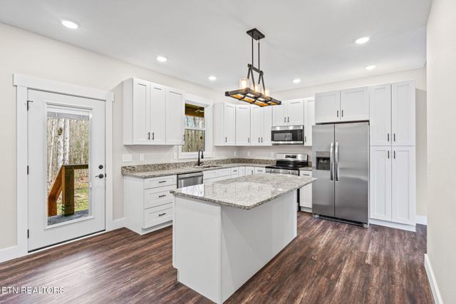 1174 Hargis Rd, Grimsley, TN 38565