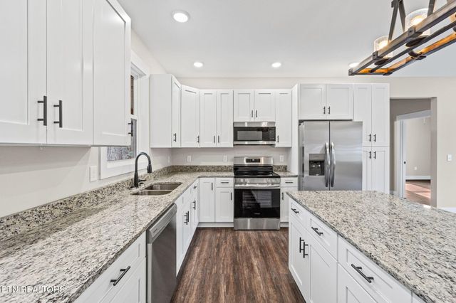 1174 Hargis Rd, Grimsley, TN 38565