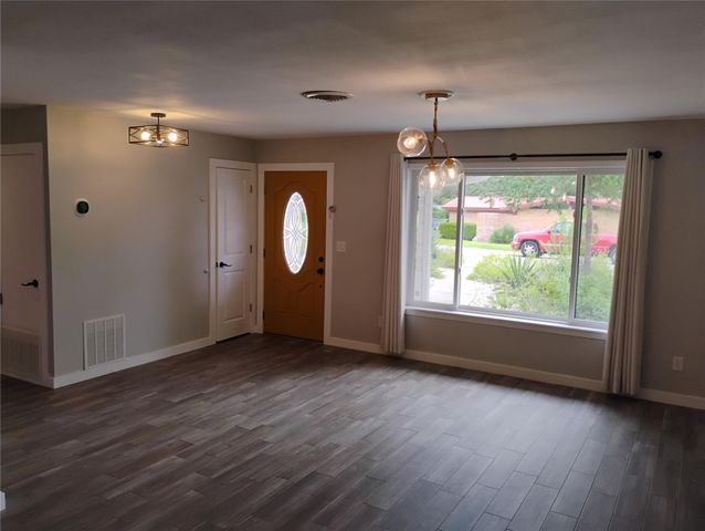 103 Laurel RDG, San Marcos, TX 78666