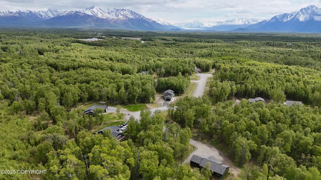 8137 E Sandstone Drive, Wasilla, AK 99654