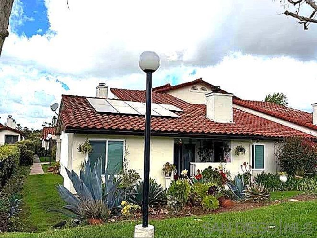 2425 CRANSTON DR. 219, Escondido, CA 92025