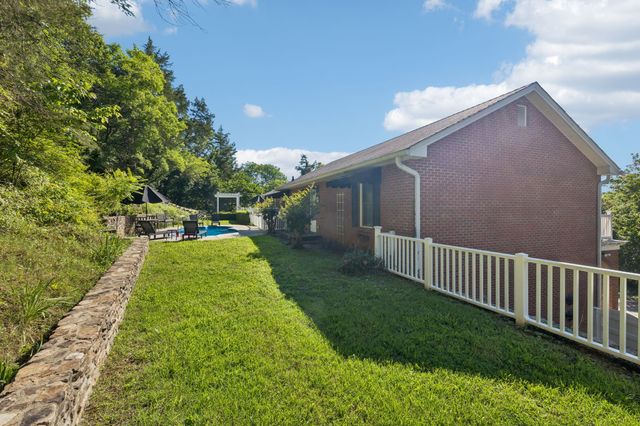 1288 Old Hillsboro Rd, Franklin, TN 37069