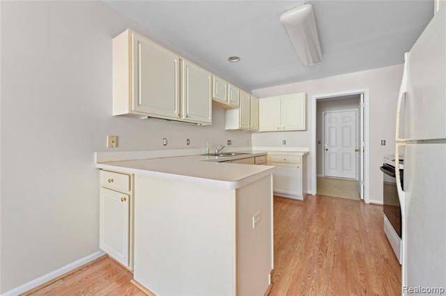 42430 Park Ridge Way, Clinton Township, MI 48038