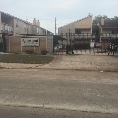 10203 Forum Park Drive 212, Houston, TX 77036