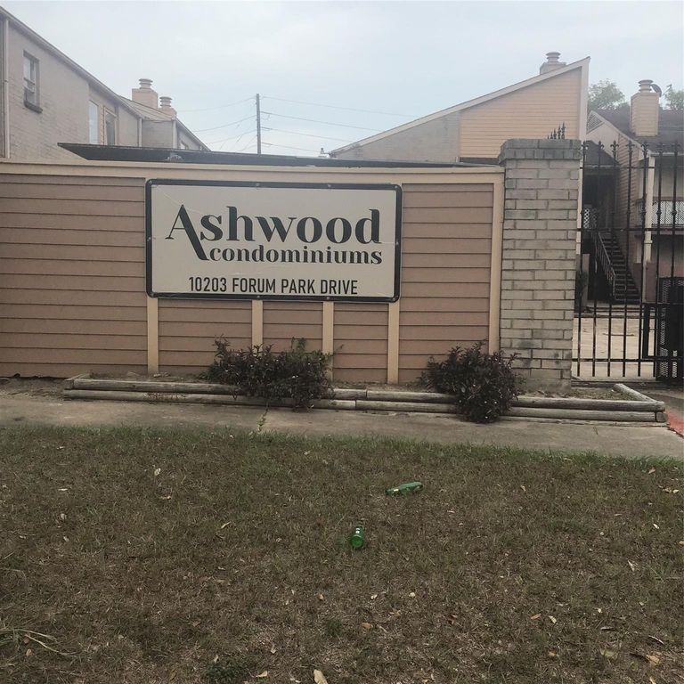 10203 Forum Park Drive 212, Houston, TX 77036