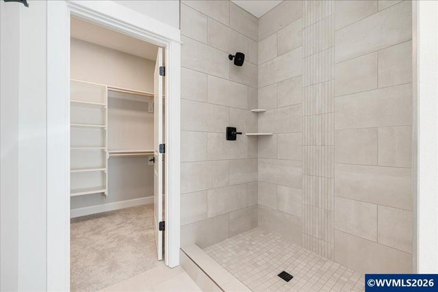 1915 Royal Crown Av NW, Salem, OR 97304