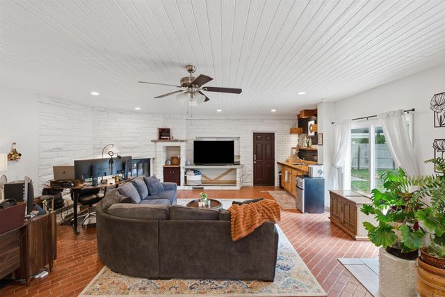 2256 S Fountain St., Wichita, KS 67218
