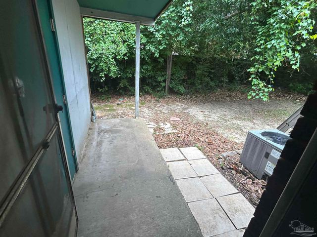 1330 Lake Dr A, Cantonment, FL 32533