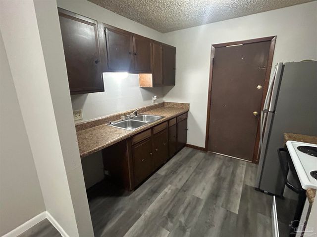 1330 Lake Dr A, Cantonment, FL 32533