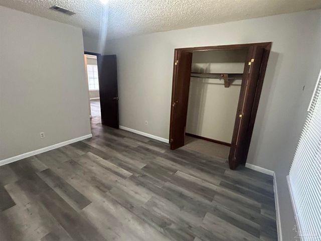 1330 Lake Dr A, Cantonment, FL 32533