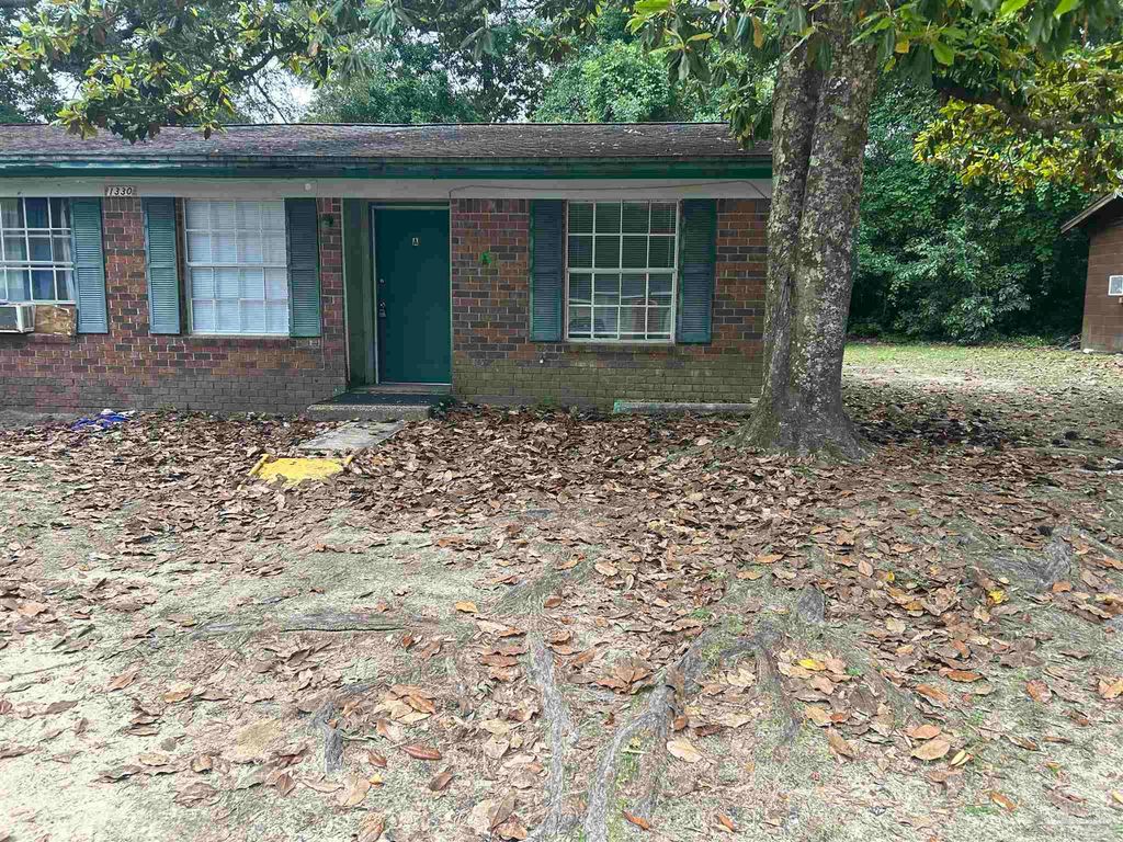 1330 Lake Dr A, Cantonment, FL 32533