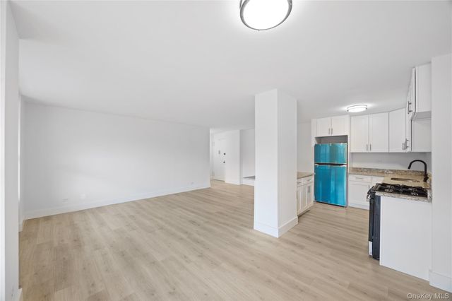 2550 Olinville Avenue 4F, Bronx, NY 10467