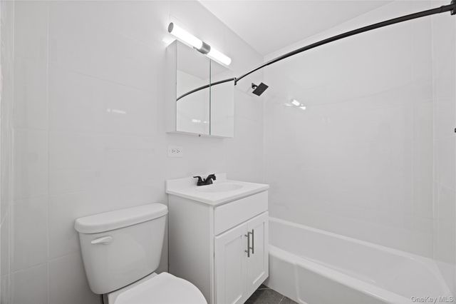 2550 Olinville Avenue 4F, Bronx, NY 10467