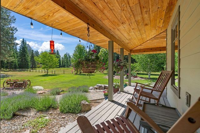 4719 Selle Rd, Sandpoint, ID 83864