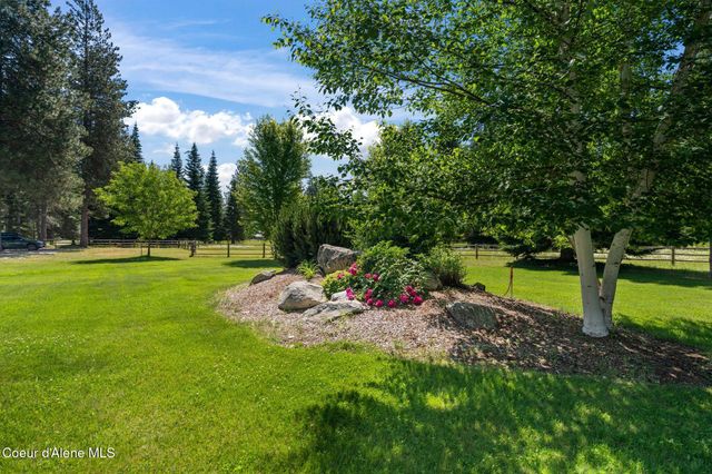 4719 Selle Rd, Sandpoint, ID 83864