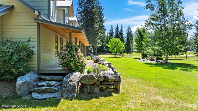 4719 Selle Rd, Sandpoint, ID 83864