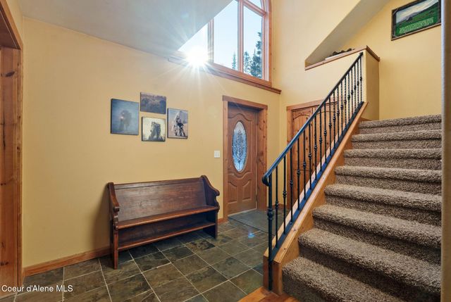 4719 Selle Rd, Sandpoint, ID 83864