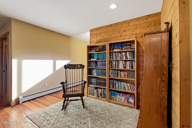 4719 Selle Rd, Sandpoint, ID 83864