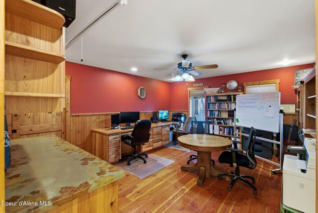 4719 Selle Rd, Sandpoint, ID 83864