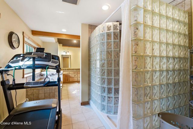 4719 Selle Rd, Sandpoint, ID 83864