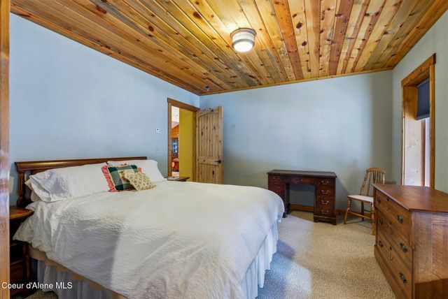 4719 Selle Rd, Sandpoint, ID 83864