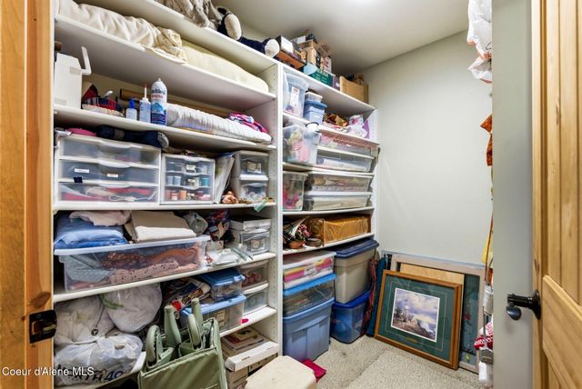 4719 Selle Rd, Sandpoint, ID 83864