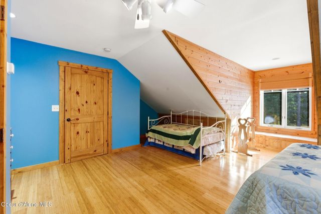 4719 Selle Rd, Sandpoint, ID 83864