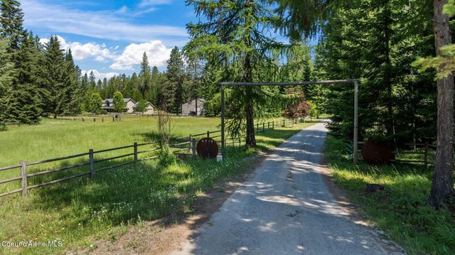 4719 Selle Rd, Sandpoint, ID 83864