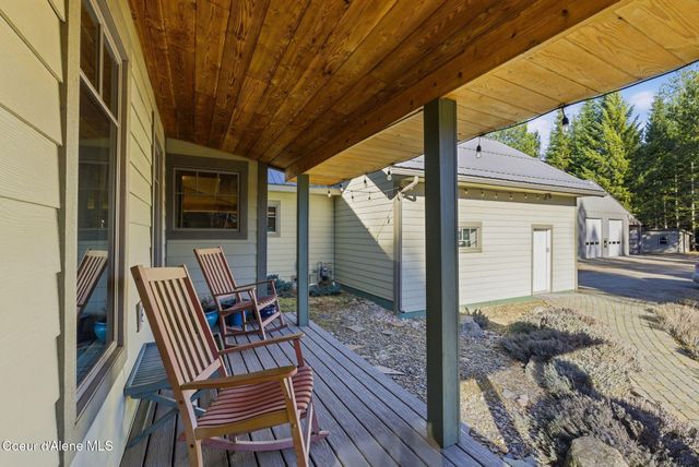 4719 Selle Rd, Sandpoint, ID 83864