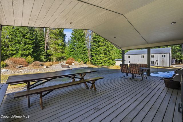 4719 Selle Rd, Sandpoint, ID 83864
