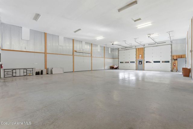 4719 Selle Rd, Sandpoint, ID 83864