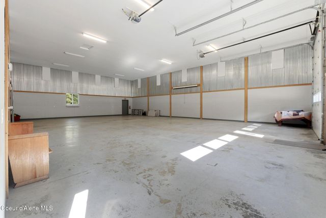 4719 Selle Rd, Sandpoint, ID 83864