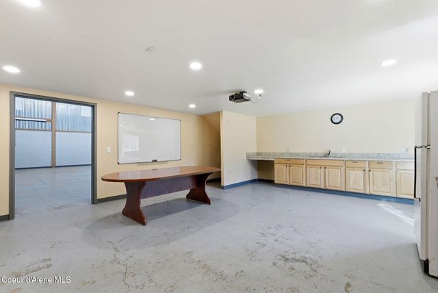 4719 Selle Rd, Sandpoint, ID 83864