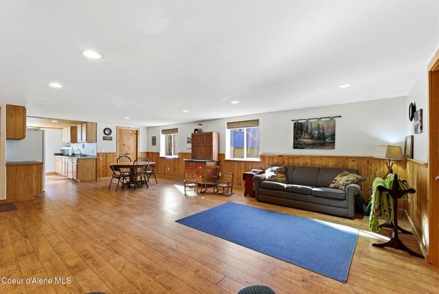 4719 Selle Rd, Sandpoint, ID 83864