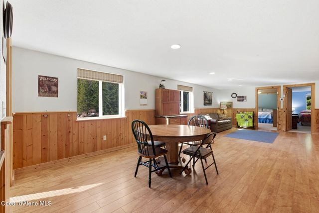 4719 Selle Rd, Sandpoint, ID 83864