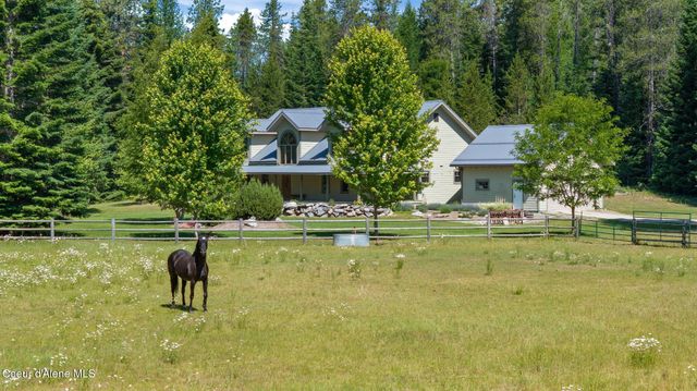4719 Selle Rd, Sandpoint, ID 83864