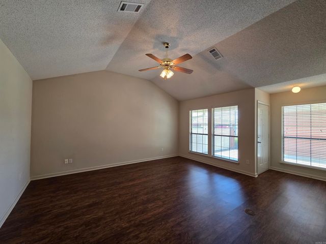 31 Summerset Place, Pine Bluff, AR 71603