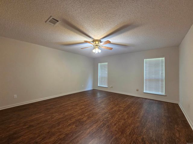 31 Summerset Place, Pine Bluff, AR 71603