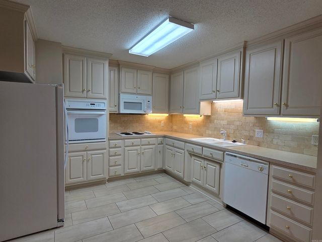 31 Summerset Place, Pine Bluff, AR 71603