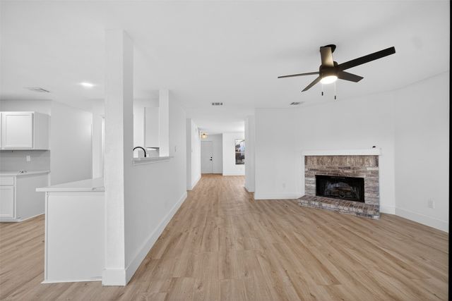 4241 Meadowknoll Drive, Fort Worth, TX 76123