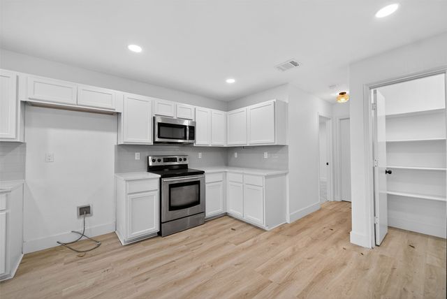 4241 Meadowknoll Drive, Fort Worth, TX 76123