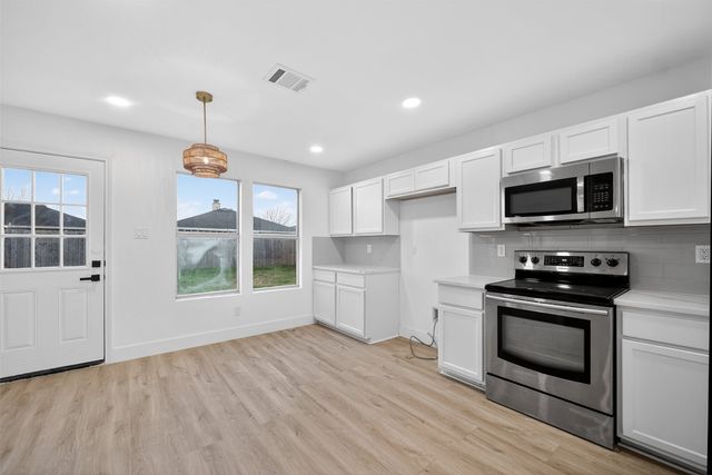 4241 Meadowknoll Drive, Fort Worth, TX 76123