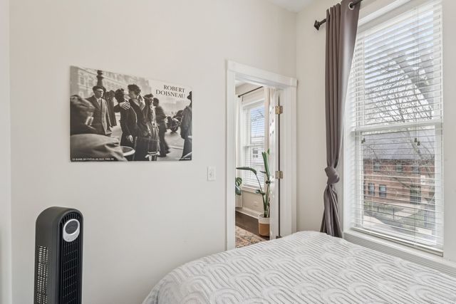 1712 N Washtenaw Avenue 2F, Chicago, IL 60647